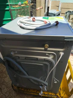 LG 8KG WASHER AND DRYER COMBO