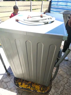 LG 8KG WASHER AND DRYER COMBO