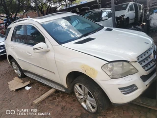 Mercedes Benz ML350 4Matic V6 petrol stripping used spares parts for sale