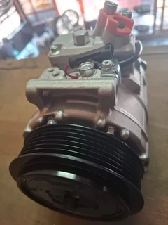 Mercedes Vito 115 W203 C220 CDI 6 PK Aircon Pump M646 - For Sale