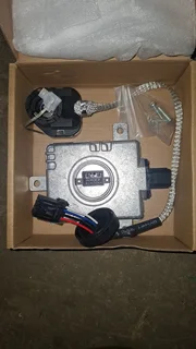 Mitsubishi Pajero gen 4 xenon box and globe holder brand new for sale