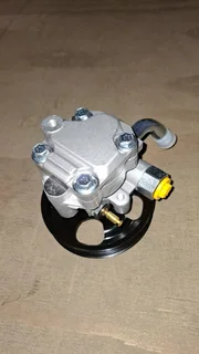 2017 Mitsubishi triton 2.4 4n15 onward power steering pump for sale brand new