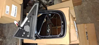 2007 Mitsubishi pajero gen4 door mirror for sale new