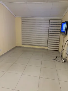 Proper - Ad posted by khumbudzo mavhimbi