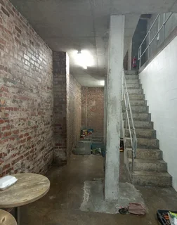 92m² unit lower and upper floor  office space to rent. It is based in a 24hr security complex