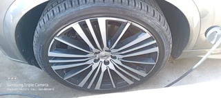 Continental crosscontact 275 / 35 / ZR22 Still brand new with Oem Original Volvo mags rims x4 comple