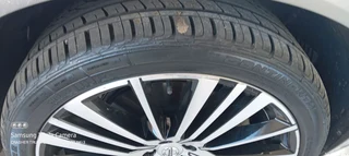 Continental crosscontact 275 / 35 / ZR22 Still brand new with Oem Original Volvo mags rims x4 comple