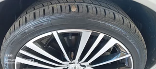 Continental crosscontact 275 / 35 / ZR22 Still brand new with Oem Original Volvo mags rims x4 comple