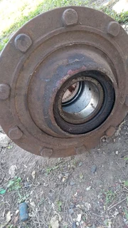 Mercedes-Benz bullnose HL5 brand new wheel hubs and bearings for sale R11k