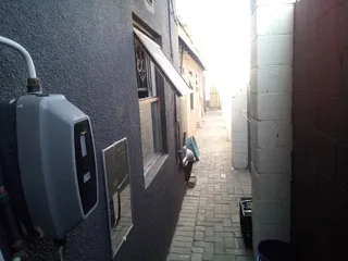 Decent fully furnished room for 2 in a fully furnished apartment house