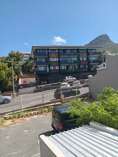 Parking bay for rent in Gardens Cape Town