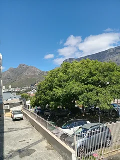 Parking bay for rent in Gardens Cape Town