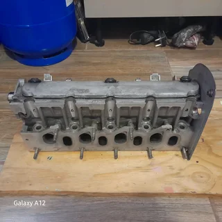 Scenic 2 1.9dci cylinder head