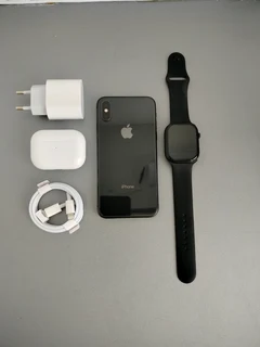 iPhone xs with accessories