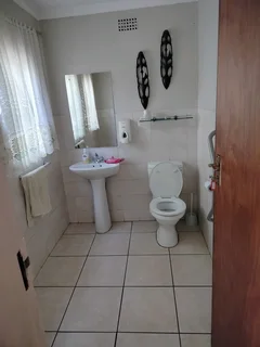 4 bedroom house in Montrose