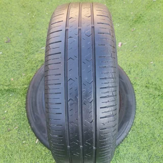 2x14 Inch Hankook Kinergy Ex Tyres Avilable For Sale.165/65/14.