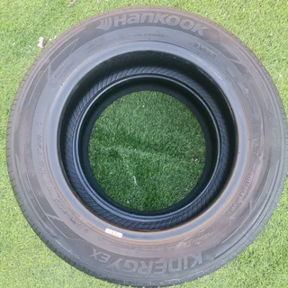 2x14 Inch Hankook Kinergy Ex Tyres Avilable For Sale.165/65/14.