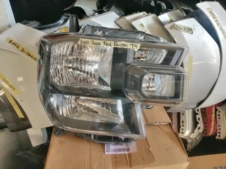 FORD RANGER T9 HEADLIGHT 2022 TO 2024 MODEL