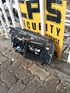 MERCEDES GLC W253 HEADLIGHT 2015 TO 2018 MODEL