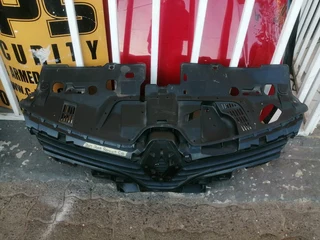 Renault Clio Grill 2017 To 2020