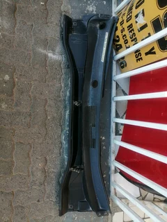 TOYOTA COROLLA CROSS WIPER COWLING 2021 TO 2023