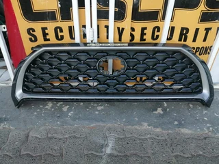 TOYOTA COROLLA CROSS MAIN GRILL 2021 TO 2023