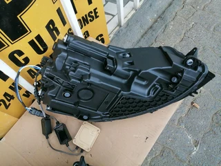 VW GOLF 7.5 TSI AUTO SYTLE HEADLIGHTS 2018 TO 2021