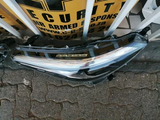 TOYOTA COROLLA CROSS HEADLIGHTS 2021 TO 2023