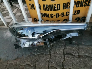 TOYOTA COROLLA CROSS HEADLIGHTS 2021 TO 2023