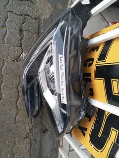 MAHINDRA XUV 700 HEADLIGHT 2022 TO 2025 MODEL