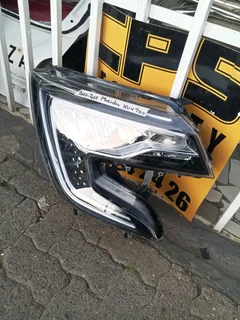 MAHINDRA XUV 700 HEADLIGHT 2022 TO 2025 MODEL