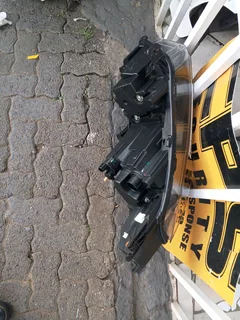 MAHINDRA XUV 700 HEADLIGHT 2022 TO 2025 MODEL