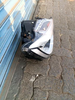 BMW X3 F25 HEADLIGHT RH 2014 TO 2017 MODEL