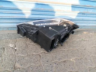 BMW X3 F25 HEADLIGHT RH 2014 TO 2017 MODEL
