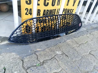 FORD FIESTA ST MAIN GRILL 2014 TO 2018 MODEL