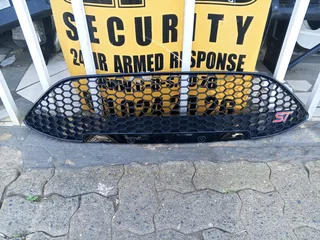 FORD FIESTA ST MAIN GRILL 2014 TO 2018 MODEL