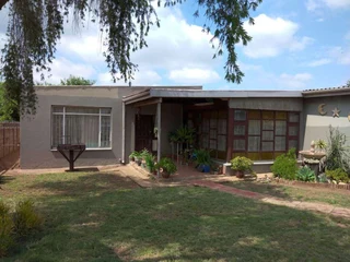 5 BEDROOM, 2 BATHROOM FAMILY HOME