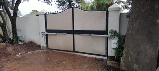 Automatic garage door Repairs/Installations and Gate motors Repairs