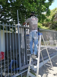 Remote controlled garage doors and gates technicians