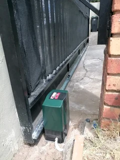 Gate motors and garage door repairs pro