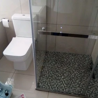 Handyman   Electrician  ,  Plumber   Urgently   looking   for job