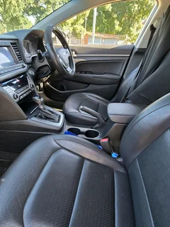 Hyundai elantra Elite 1.6 gls