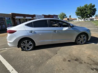 Hyundai elantra Elite 1.6 gls