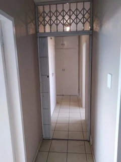 Girls Student Accommodation Available For Rental in Sunnyside in a 6-Bedroom Fully Furnished Flat