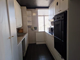 Girls Student Accommodation Available For Rental in Sunnyside in a 6-Bedroom Fully Furnished Flat