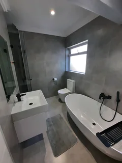 Modern 2 Bedroom Townhouse for Rent!