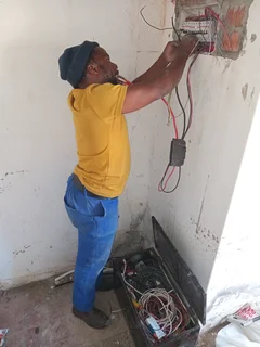 GCM Projects Solar Installation PV Green-Card Holder and Electricians