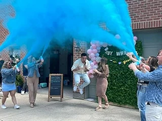 Gender Reveal powder spay can