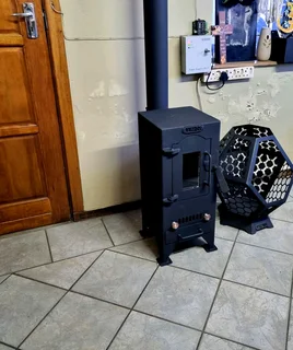 Closed combustion fireplaces