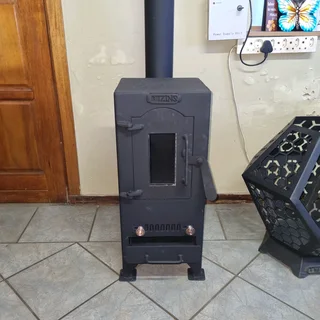 Closed combustion fireplaces